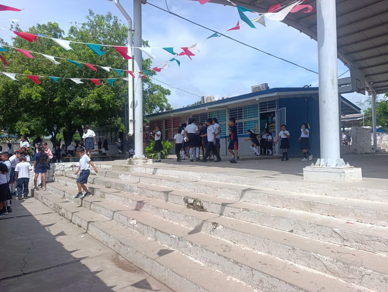 $!A falta de subestación, alumnos de primaria en Escuinapa sufren de calor