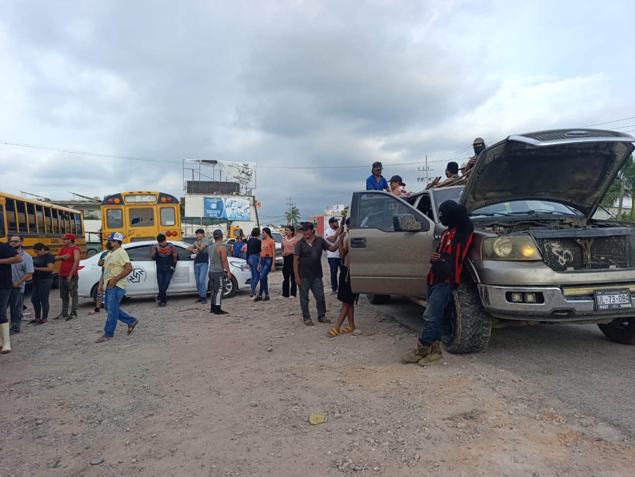 $!Reciben jornaleros, en Escuinapa, vacuna para prevenir casos de sarampión