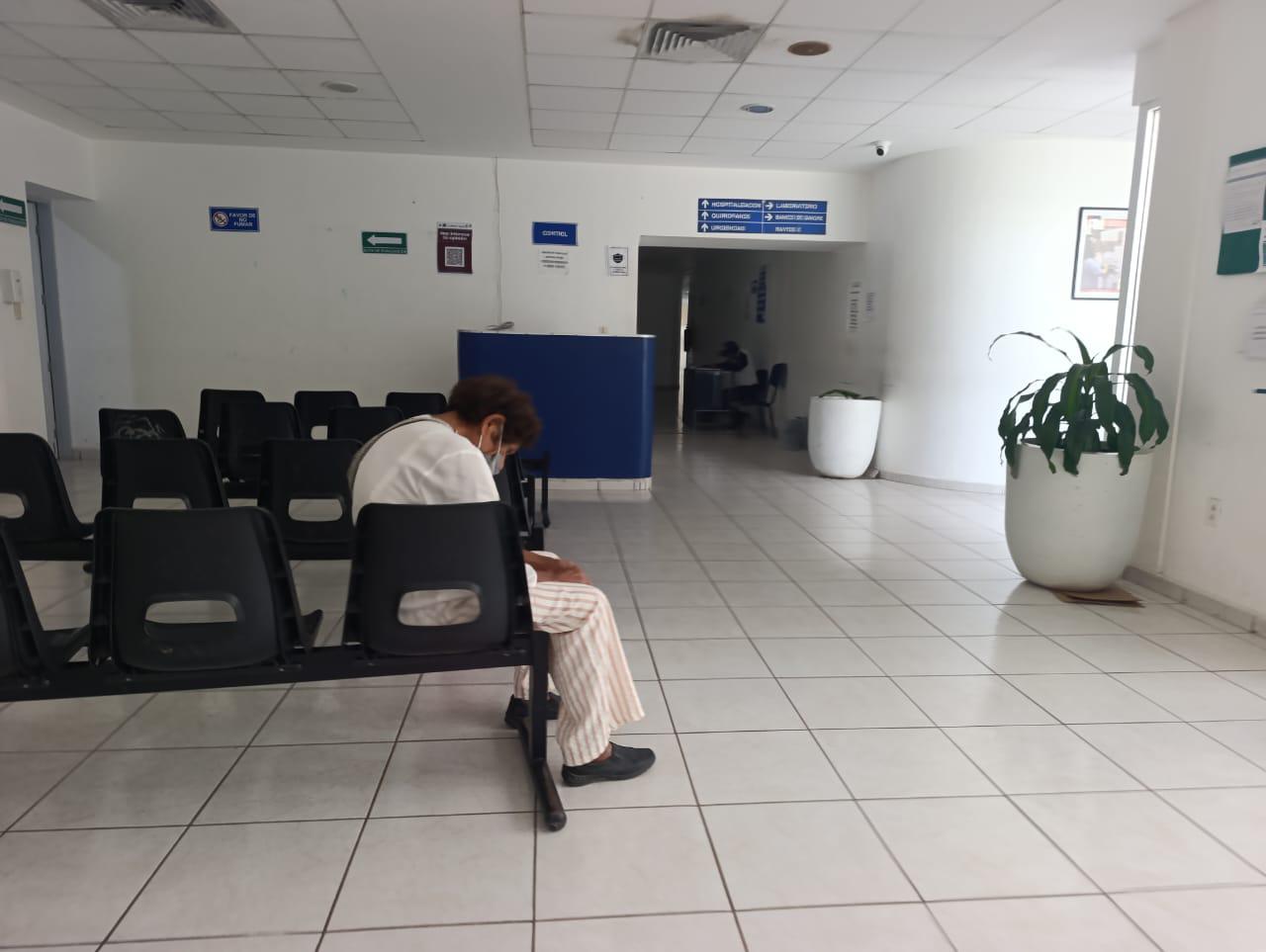 $!La atención médica en el Hospital IMSS Bienestar de Escuinapa opera normal tras falla eléctrica