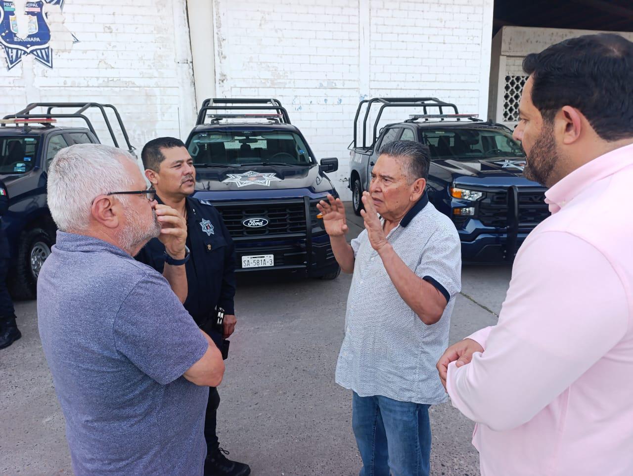 $!Entregan a Seguridad Pública de Escuinapa patrullas y armas