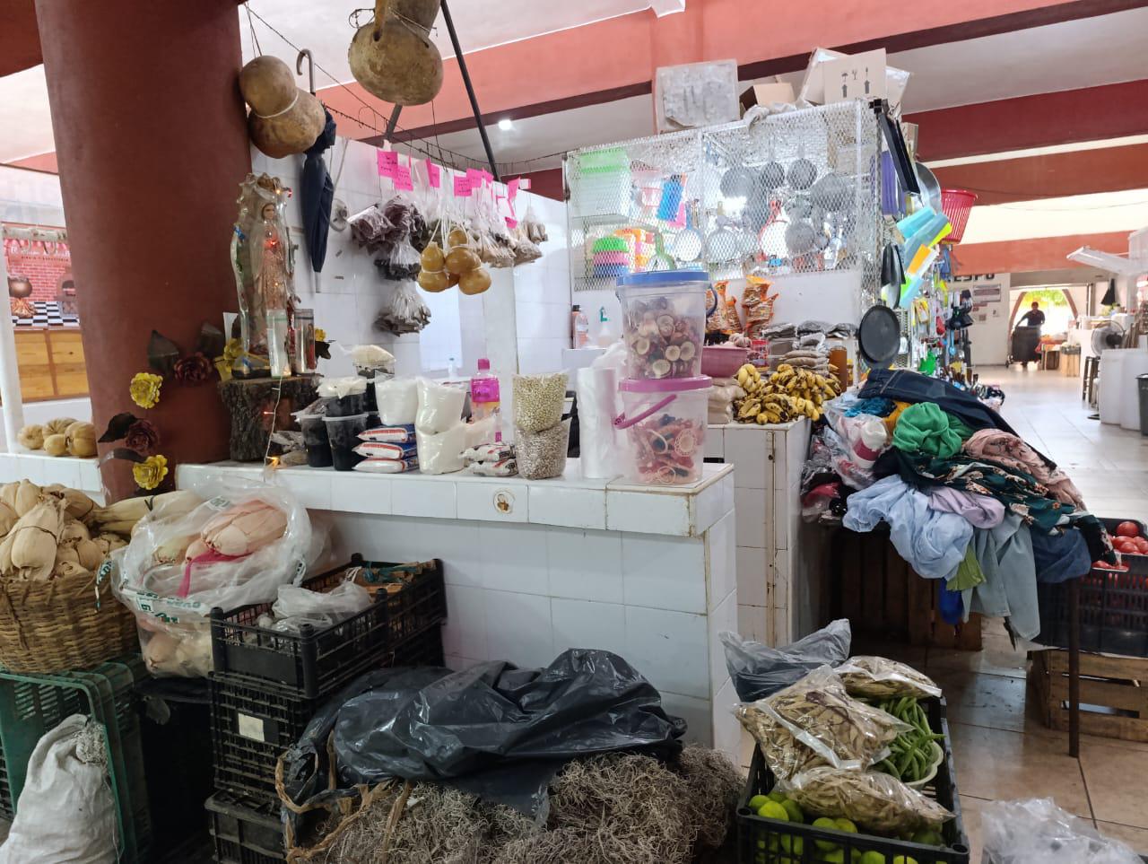 $!Bajas ventas empeoran situación de locatarios en Mercado Miguel Hidalgo, en Escuinapa