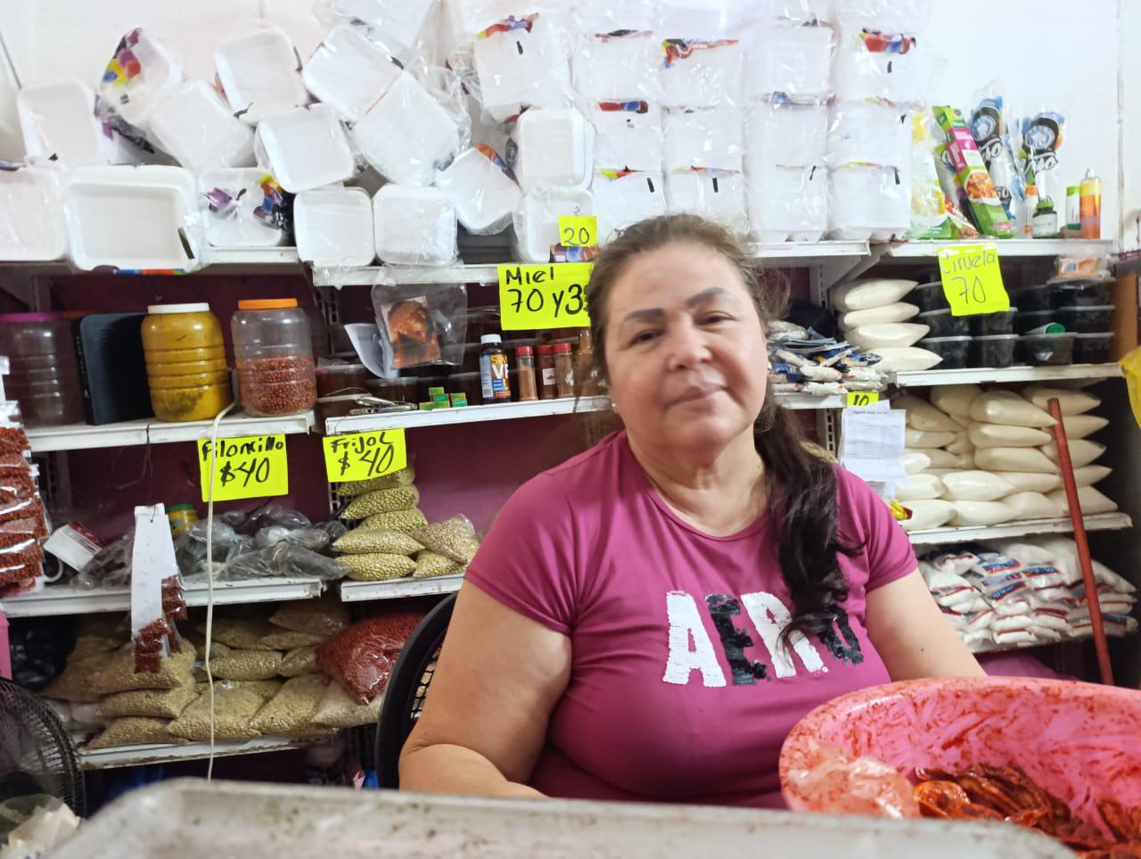 $!Bajas ventas empeoran situación de locatarios en Mercado Miguel Hidalgo, en Escuinapa
