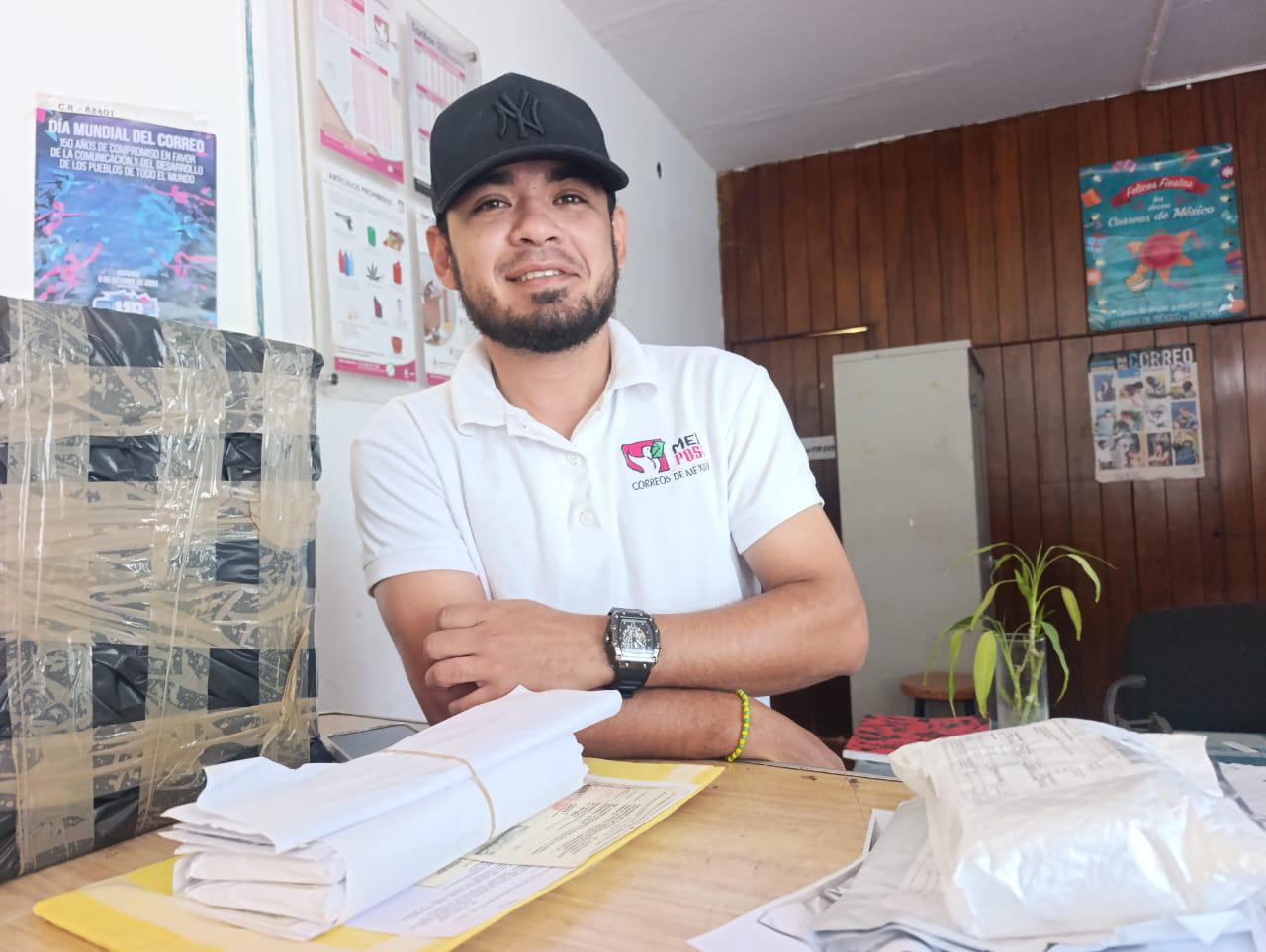 $!Aunque las cosas han cambiado, los carteros siguen siendo mensajeros importantes para Escuinapa