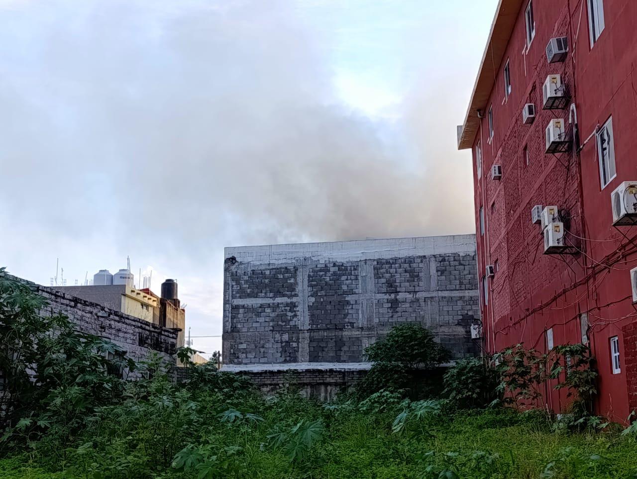 $!Se incendia tienda de autoservicio en Centro de Escuinapa