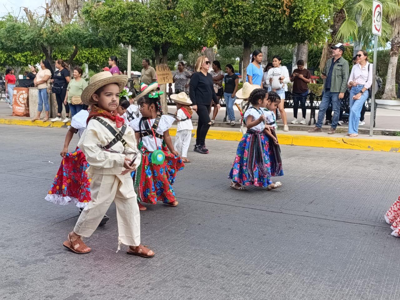 $!Jardines de Niños de Escuinapa honran a la Revolución Mexicana y a las Fuerzas Armadas
