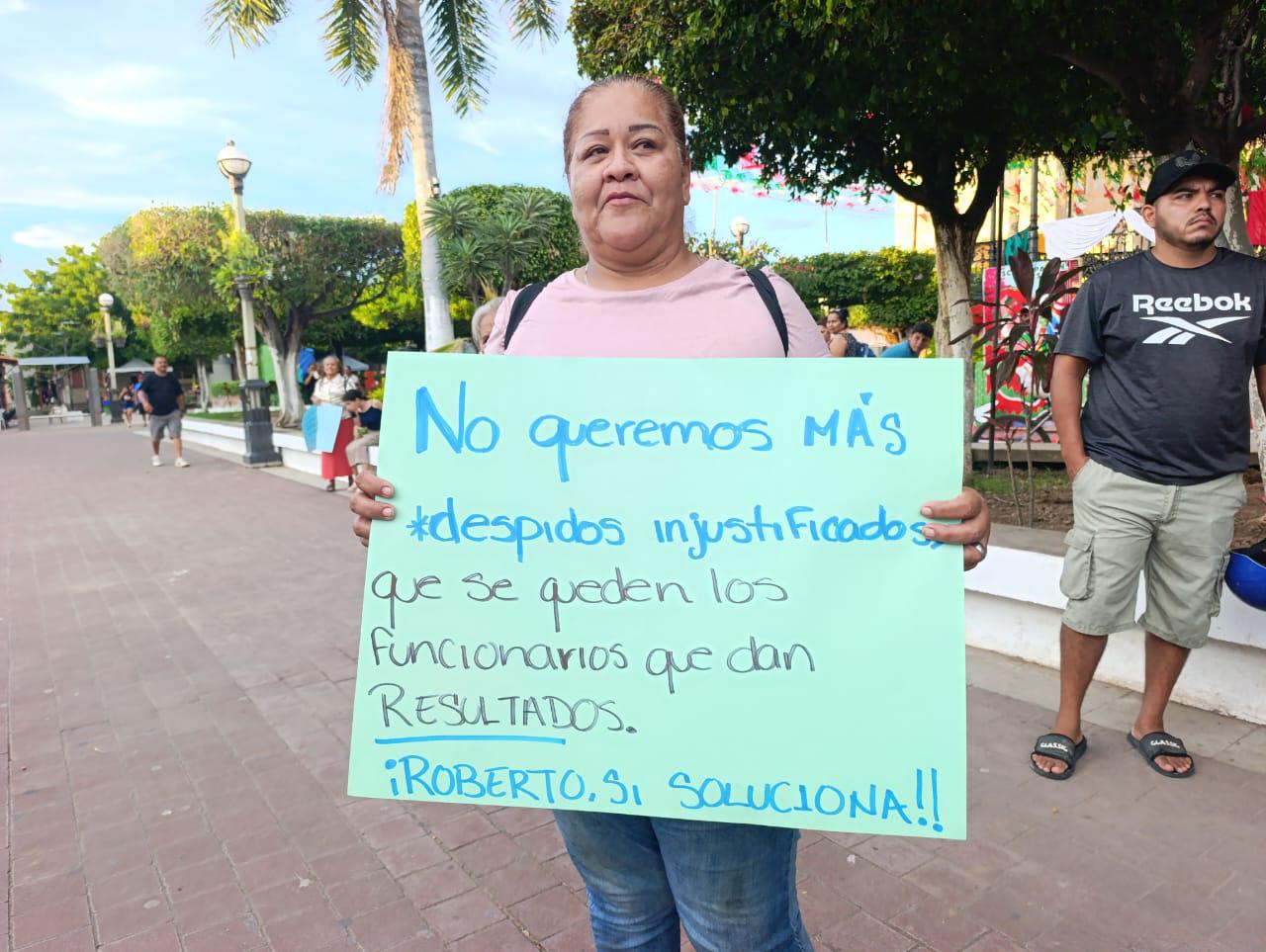 $!Vecinos de Escuinapa exigen explicaciones por destitución de gerente de Jumapae