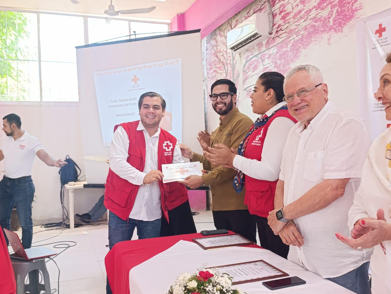 $!Con reconocimientos por su labor, celebran el Día del Socorrista en Escuinapa