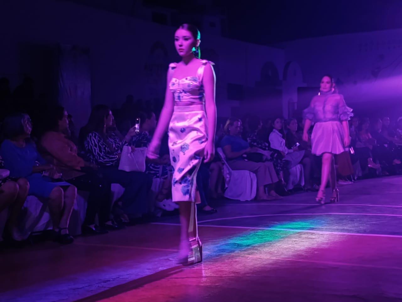 $!Modelos que ha creado a lo largo de 10 años, presentó Andrés Romo.