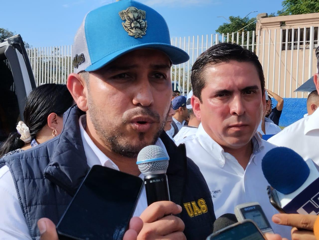 $!Manifestantes de la UAS bloquean la Ejército Mexicano en Mazatlán, pero genera caos vial en toda la zona
