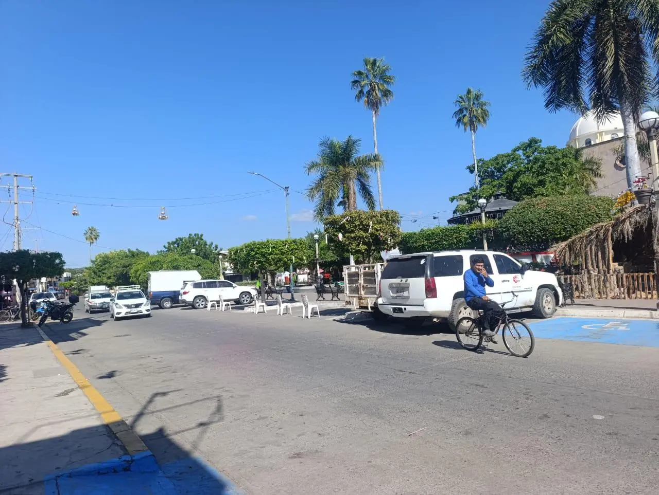 $!Miedo y calles vacías: Escuinapa vive una de sus jornadas más inseguras tras balaceras