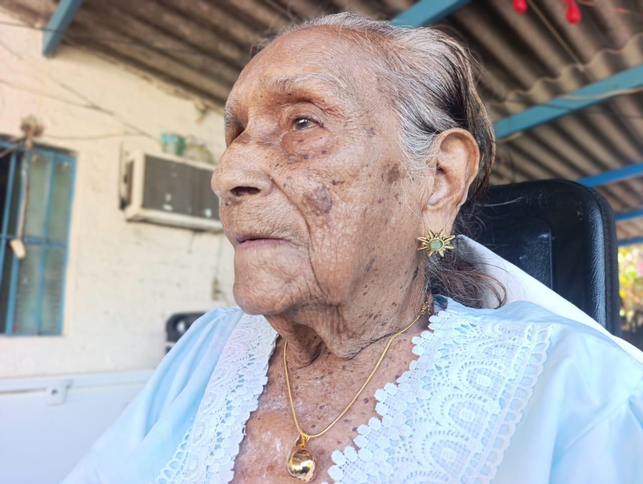 $!A sus casi 102 años, ‘Mamá Yaya’ sigue celebrando la vida y a su familia