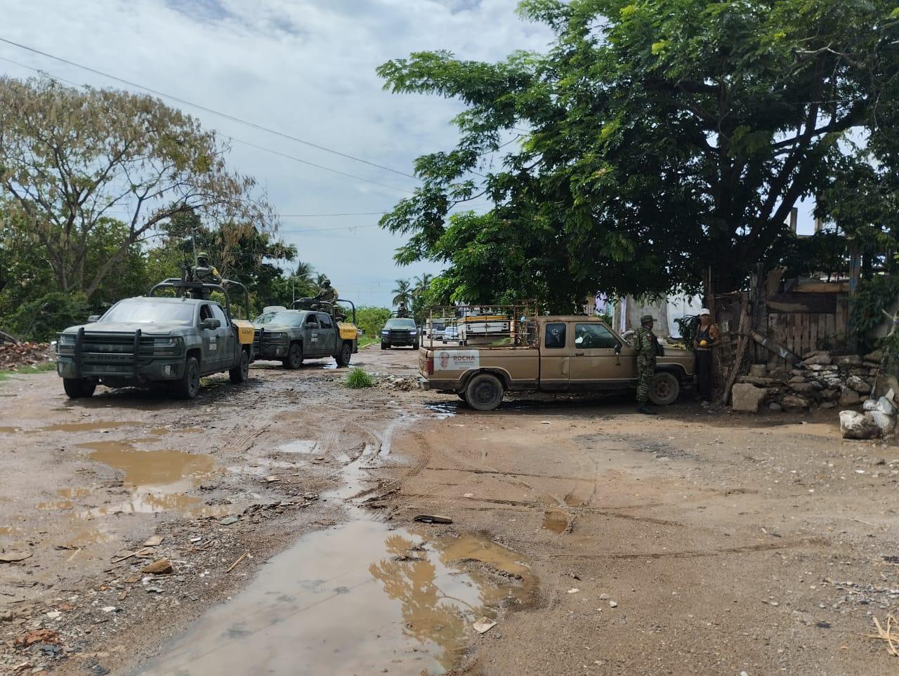$!Aplica personal militar el Plan DN-III-E en Mazatlán, tras las lluvias de este domingo