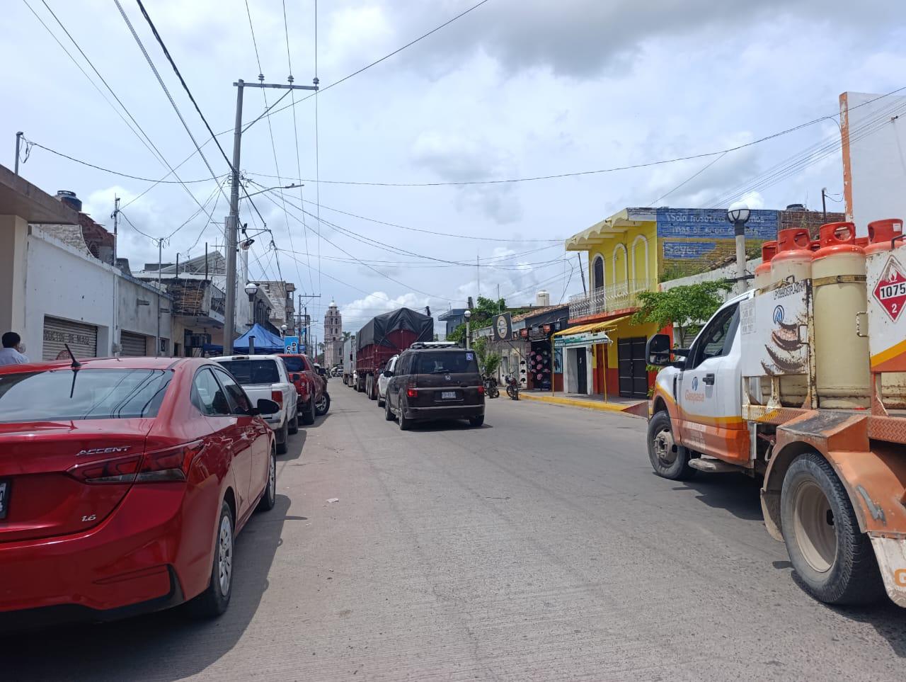 $!Vehículo del Ejército se descompone en Escuinapa y genera alarma al bloquearse calle