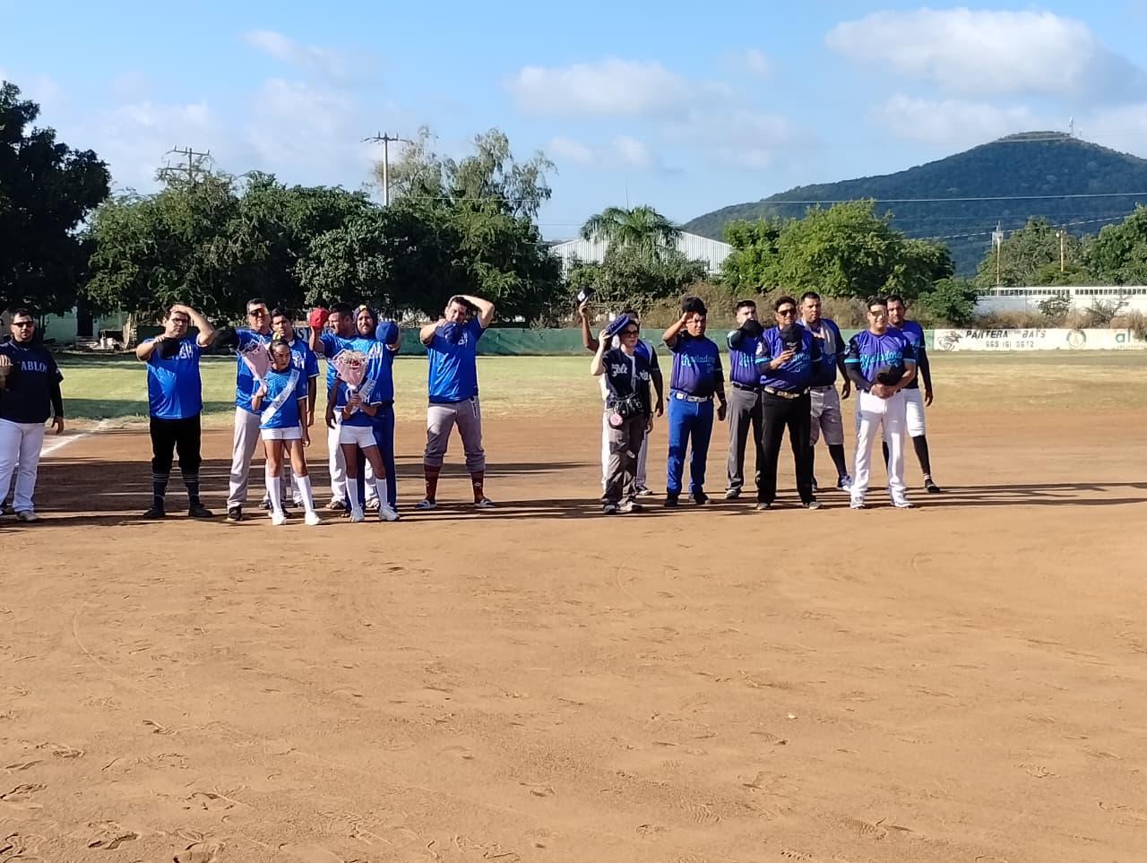 $!Cantan playball en Liga de Beisbol Sabatina, en Club Polluelos