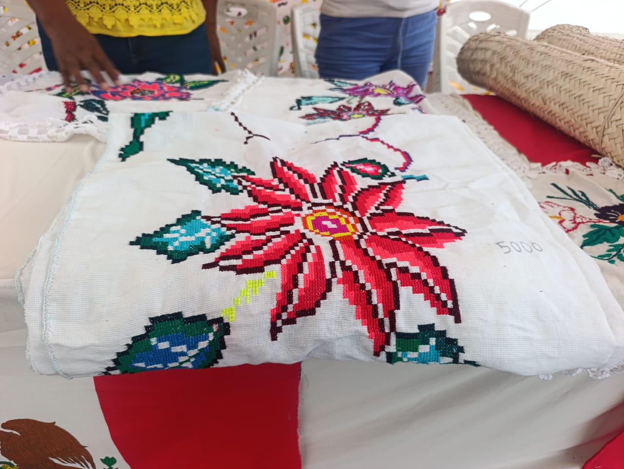 $!Celebran en Escuinapa la municipalización y el Día de la Mujer Indígena