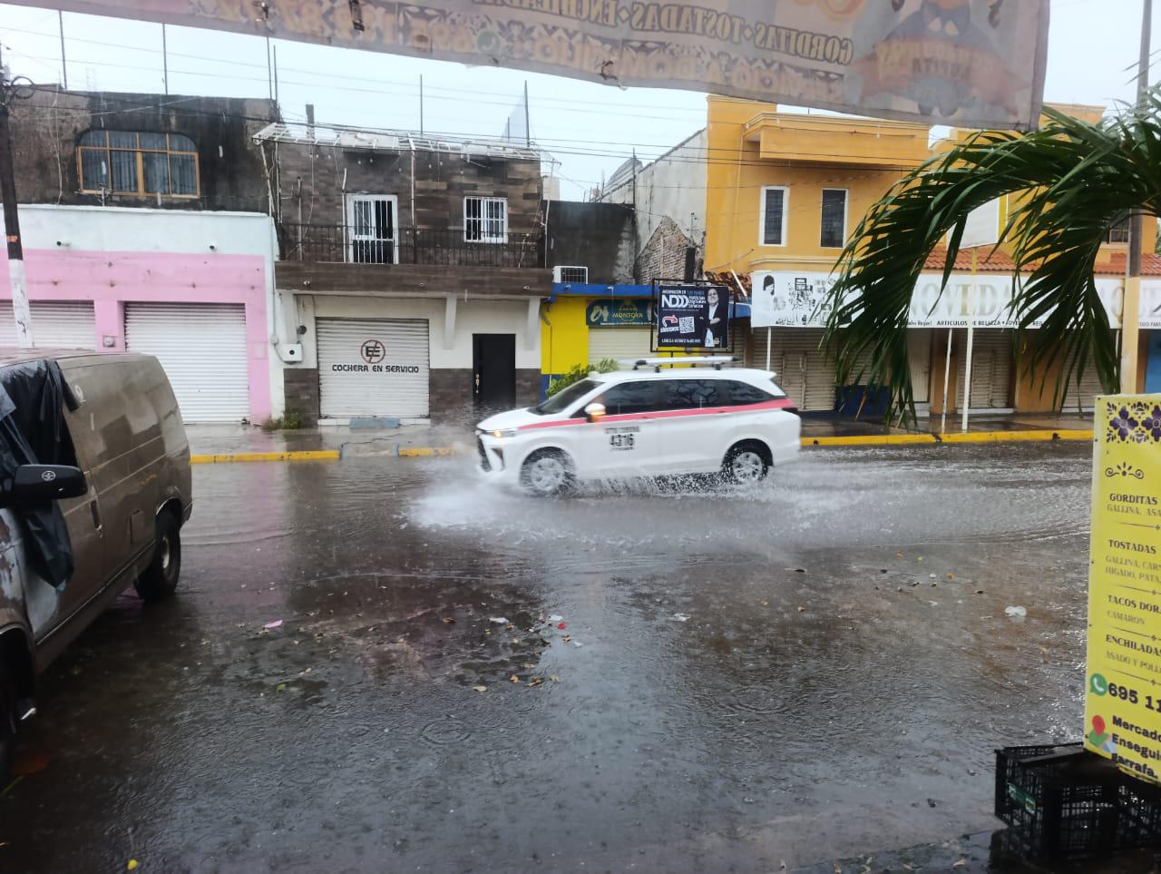 $!Sorprende lluvia a Escuinapa