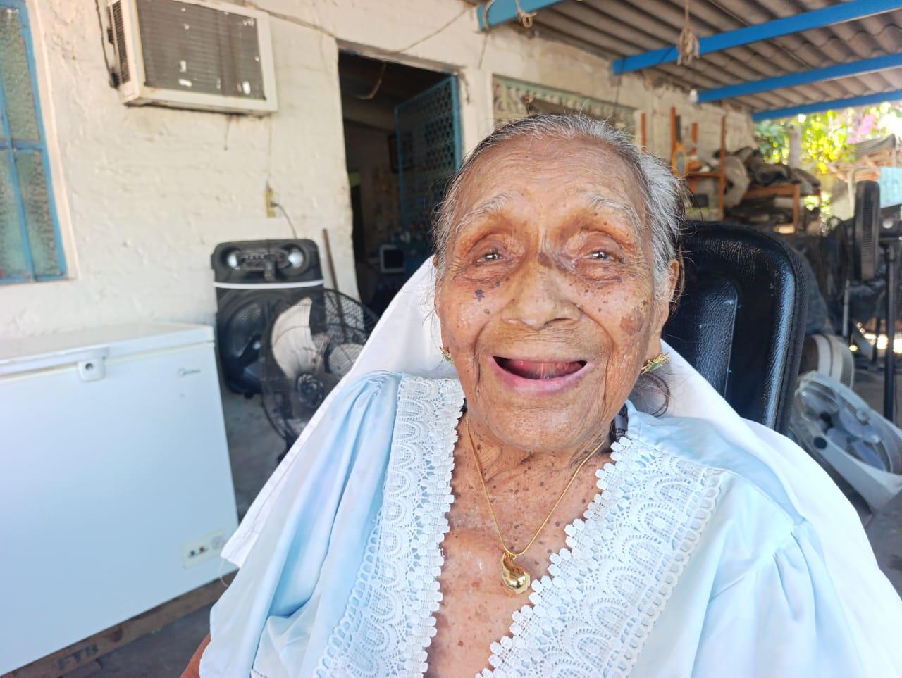 $!A sus casi 102 años, ‘Mamá Yaya’ sigue celebrando la vida y a su familia