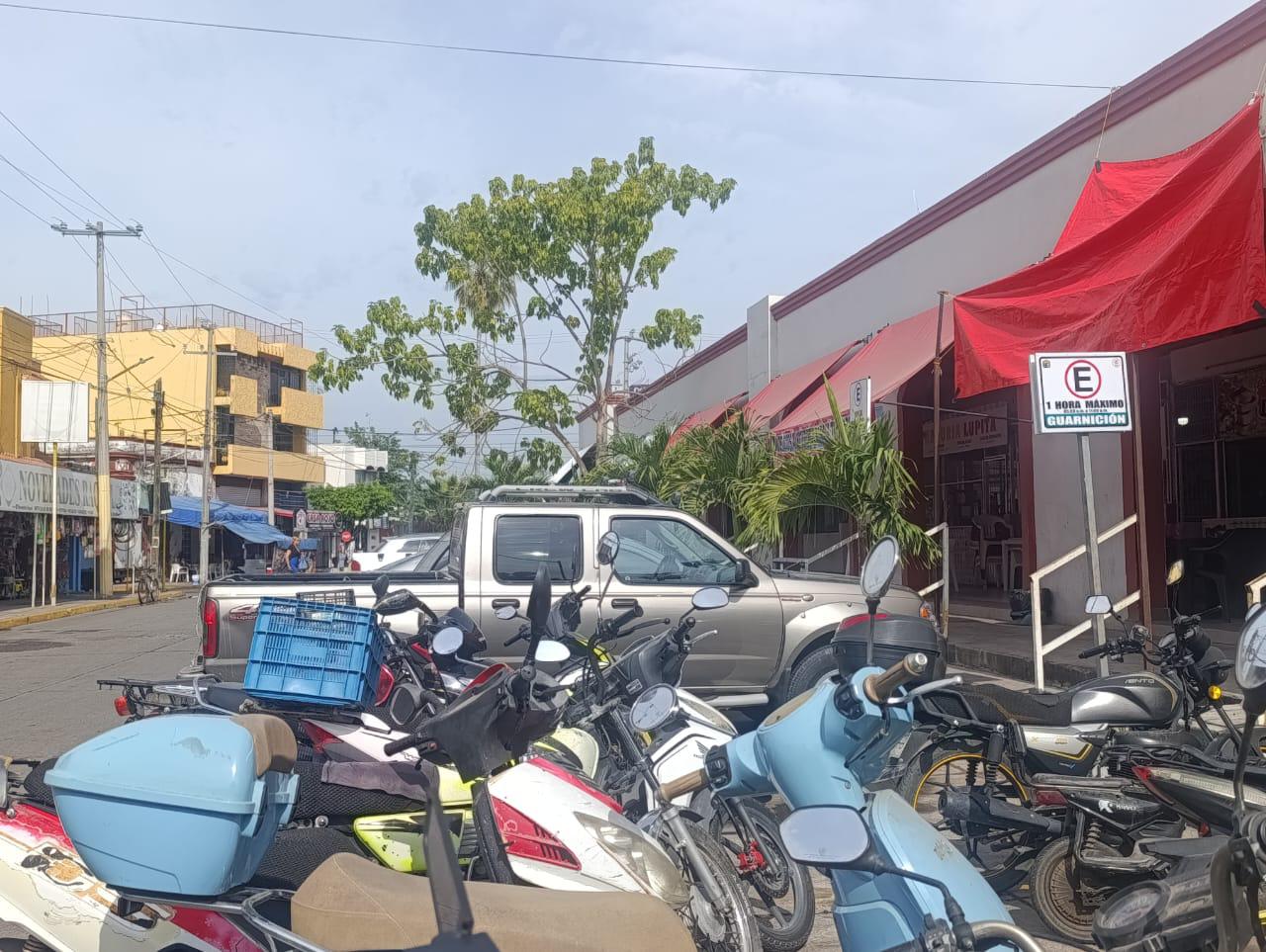 $!En Escuinapa, limitarán tiempos de estacionamiento en calles del Centro