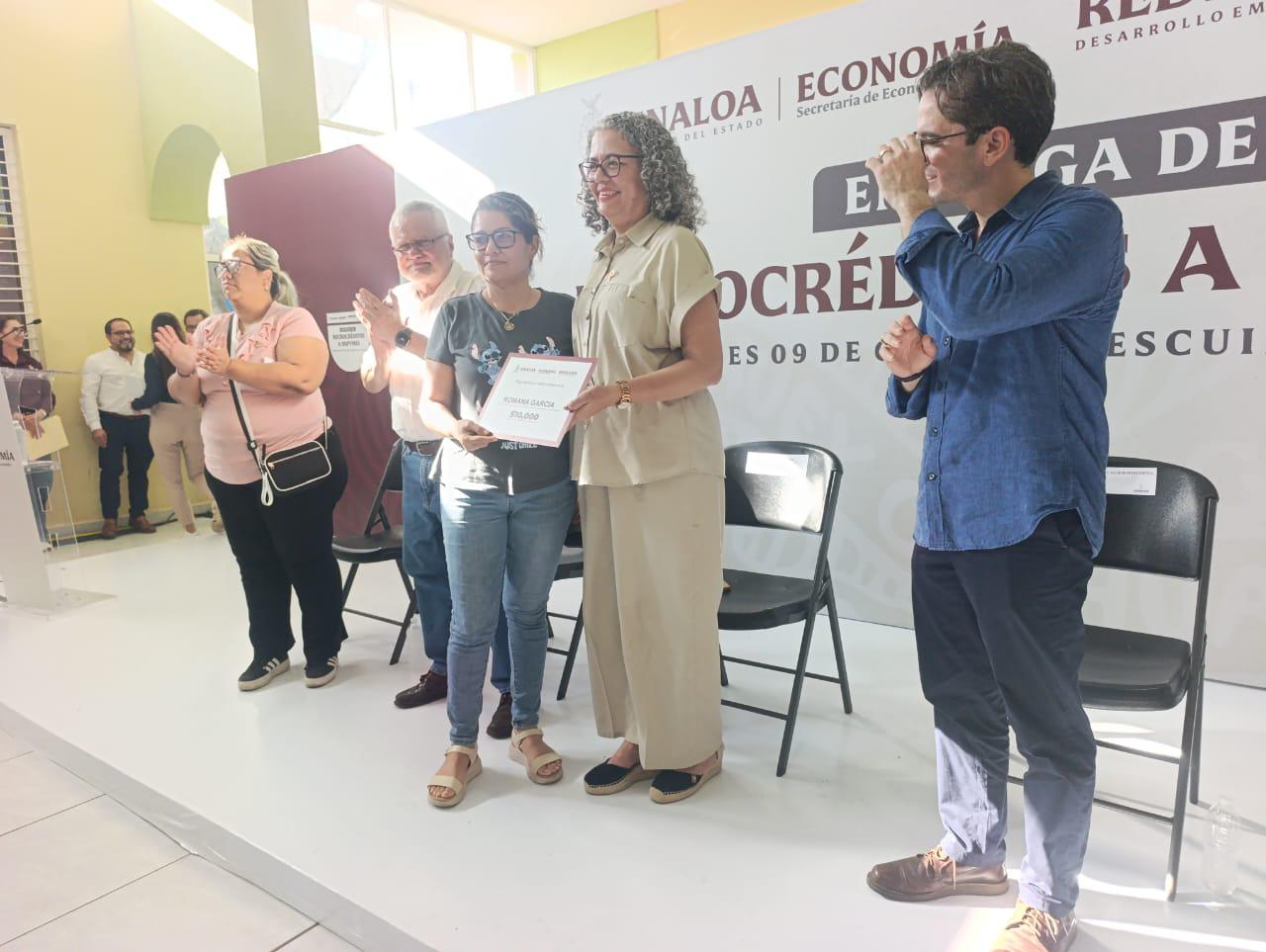 $!Entregan un millón de pesos en microcréditos a comerciantes de Escuinapa