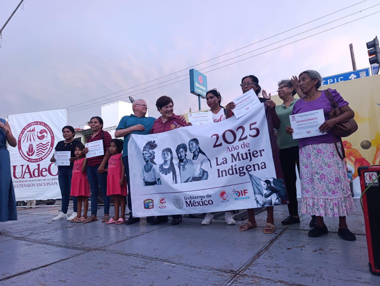 $!Celebran en Escuinapa la municipalización y el Día de la Mujer Indígena