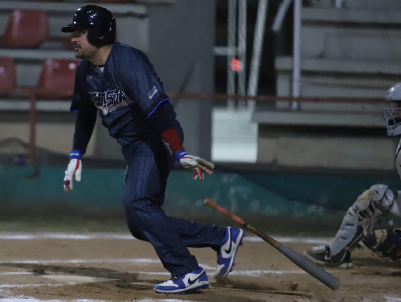 $!Paridad de fuerzas en Juego de las Estrellas de la Liga de Beisbol Primera Fuerza Nocturna
