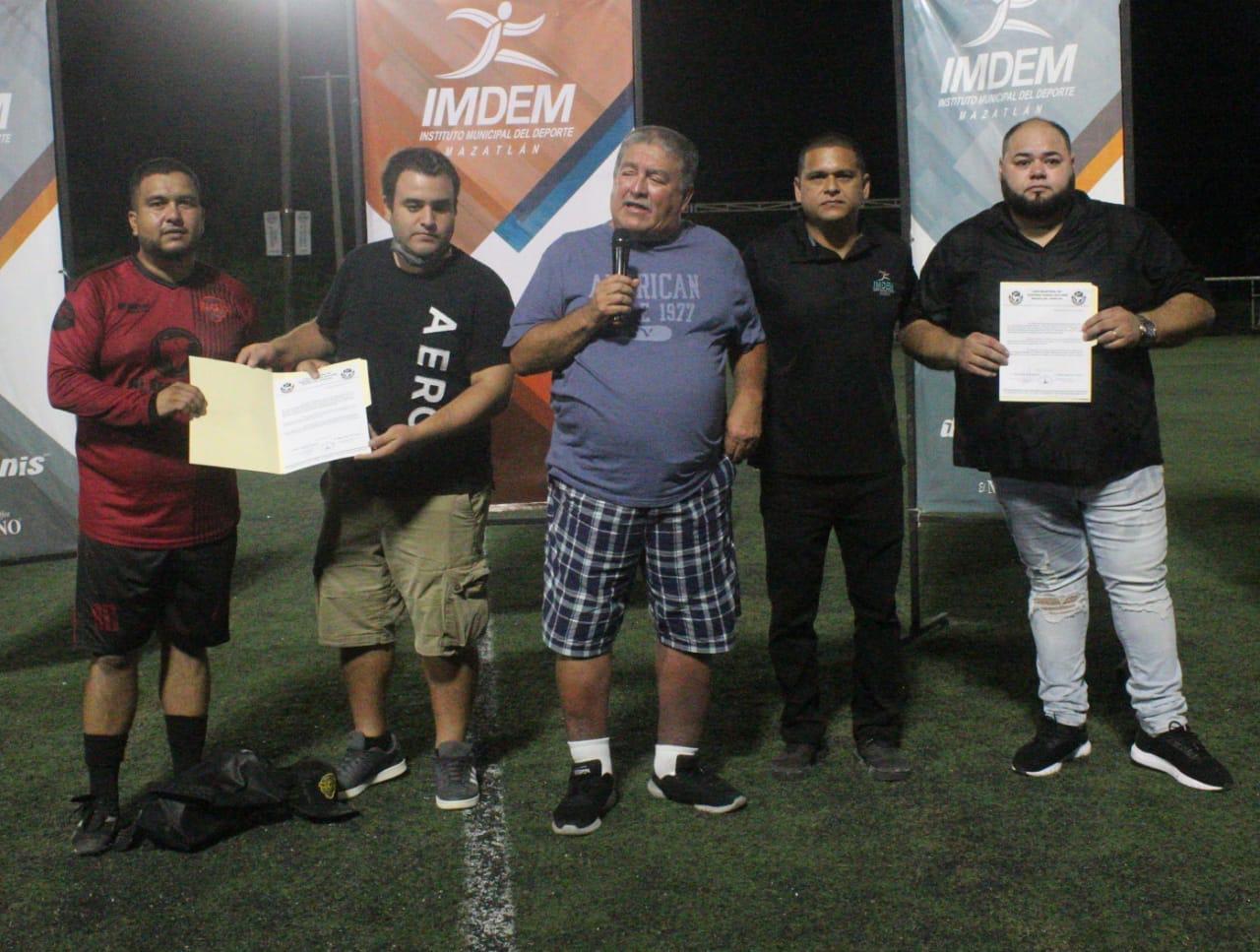 $!Tacos El Pariente se corona en la Liga de Futbol Municipal de Tercera Fuerza