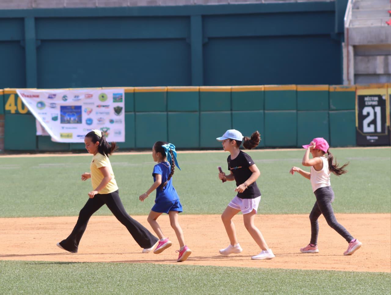 $!Club Rotario Mazatlán recauda fondos en ‘Walkathon’ 2026 en el estadio Teodoro Mariscal