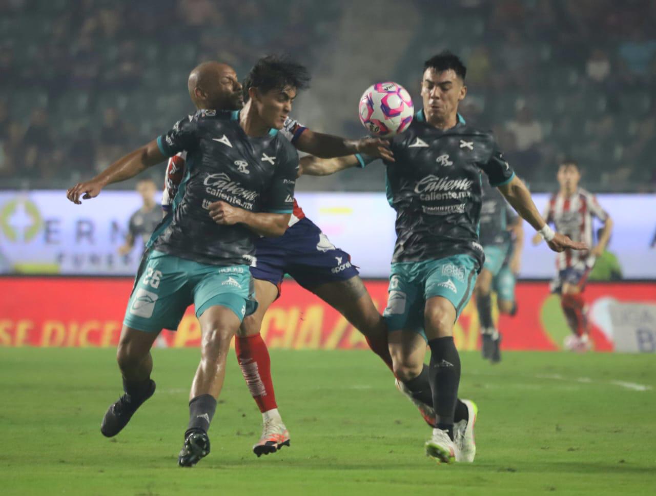 $!Mazatlán rompe mala racha y vence a San Luis con gol agónico de Bryan Colula
