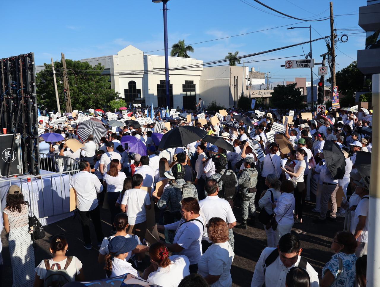 $!Miles marchan por la paz en Culiacán a dos años de la crisis de seguridad
