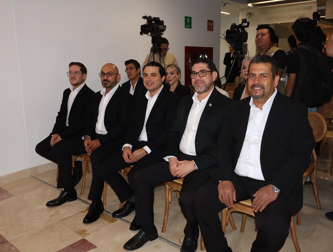 $!Especialistas del equipo médico que forma parte de la clínica.