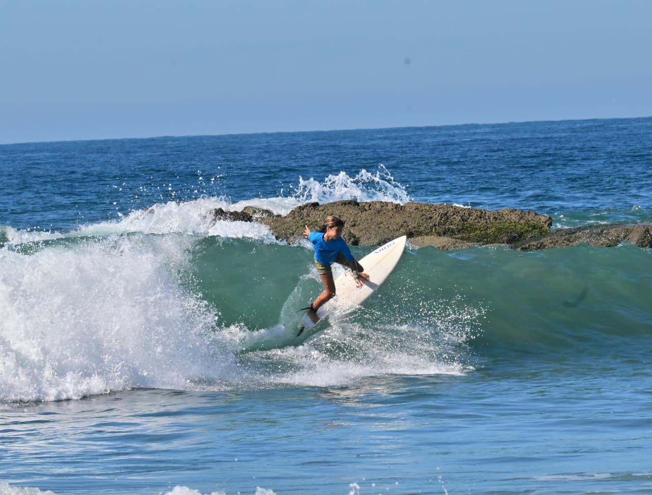 $!La ola del deporte llega con el Clásico de Invierno de Surfing a Playa Brujas