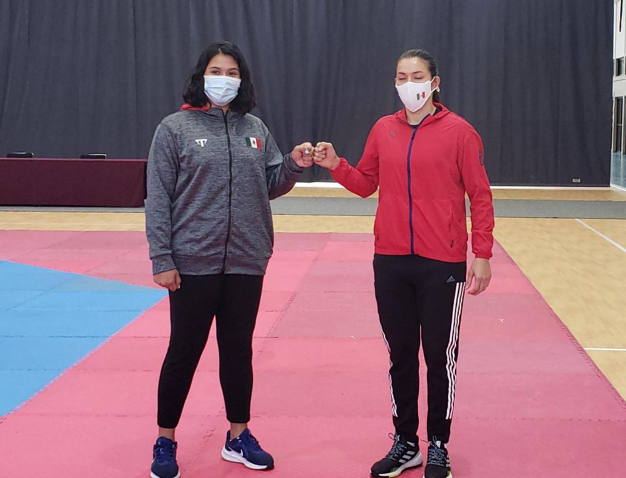 $!María Espinoza y Briseida Acosta cumplen con pesaje para combate por boleto olímpico