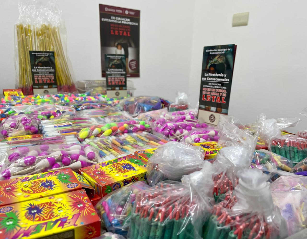 $!Inicia diciembre con aseguramiento de 5 kilos de pirotecnia en abarrotes en Culiacán