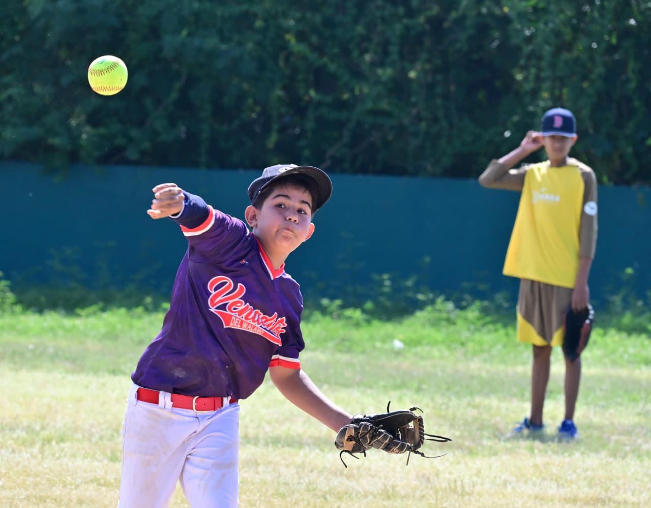 $!Ex ligamayorista Édgar González encabeza entrenamientos de preselecciones varoniles de softbol en Mazatlán