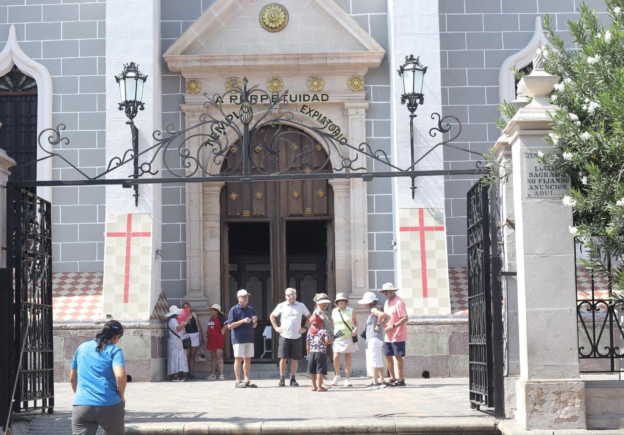 $!Suma Mazatlán otra jornada de doble arribo con más de 7 mil pasajeros