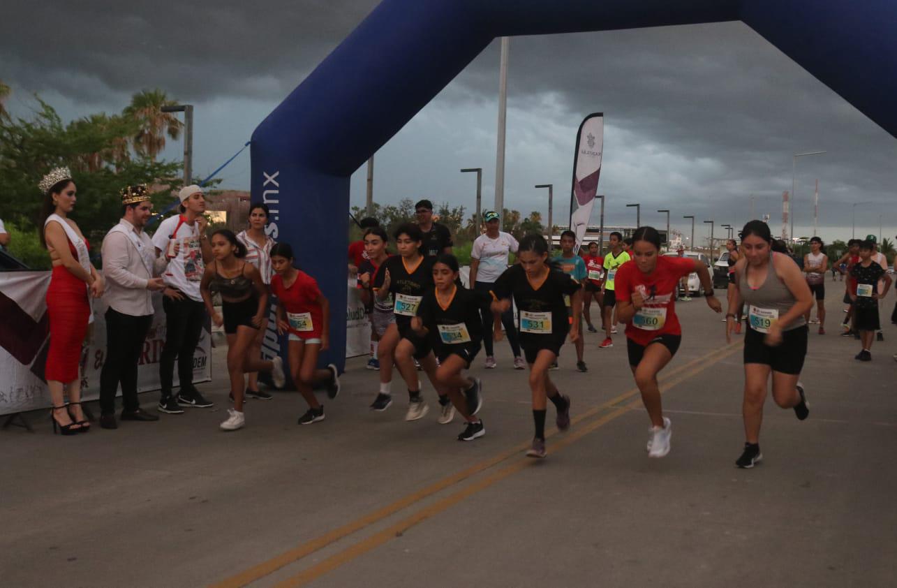 $!Interrumpe lluvia culminación de Carrera Día del Abogado