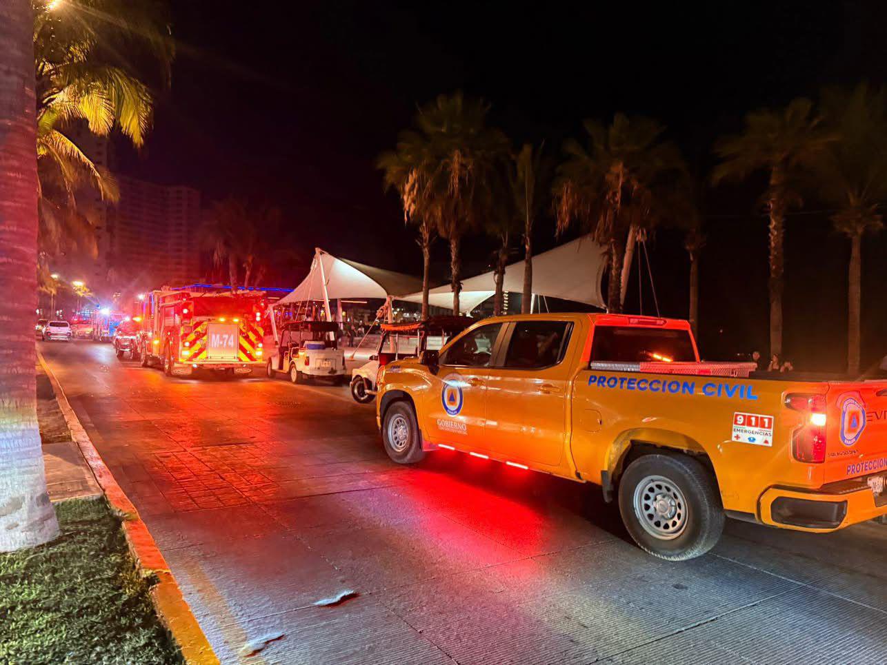 $!Movilización por conato de incendio en un restaurante de Playa Norte