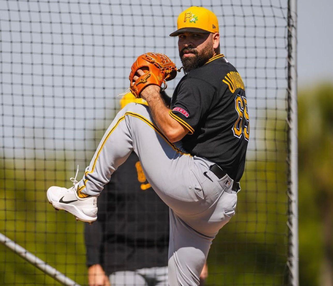 $!Sinaloense José Urquidy lanza con efectividad ante Colombia en encuentro de pretemporada