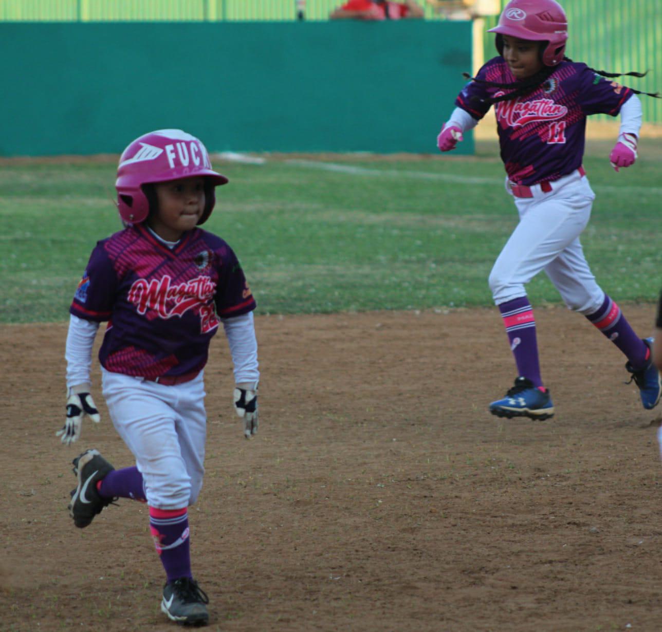 $!Mazatlán se corona en la Sub 8 del Estatal de Softbol Femenil