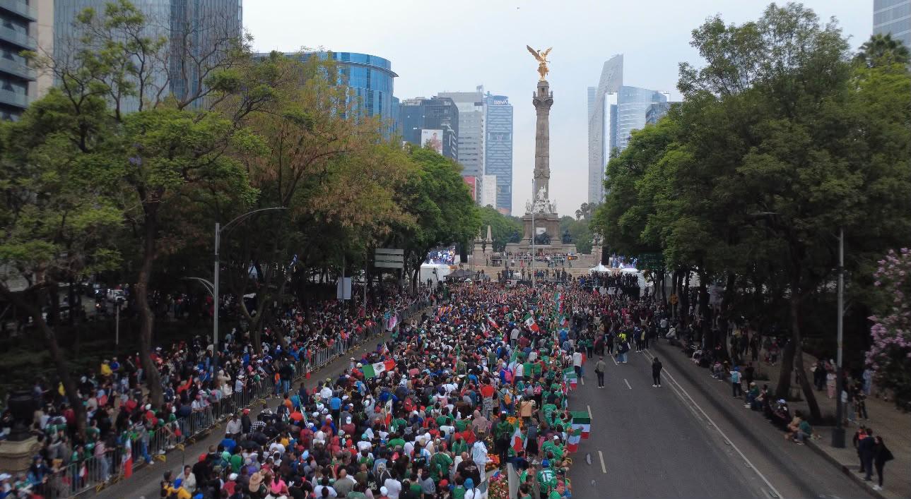 $!Ciudad de México impone Récord Guinness con la ola humana más grande del mundo