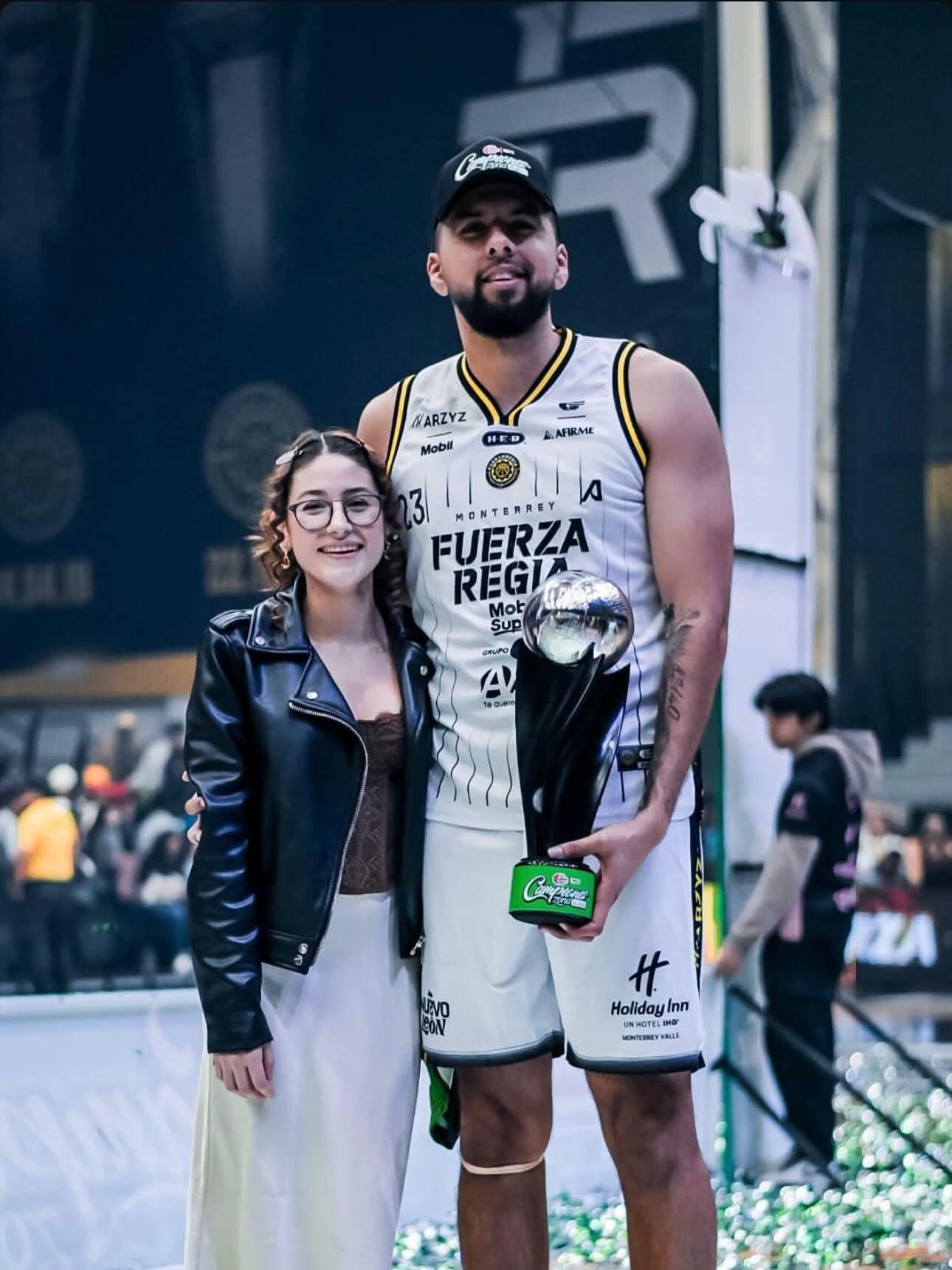 $!Sinaloense Miguel Martínez sigue sumando campeonatos en el baloncesto