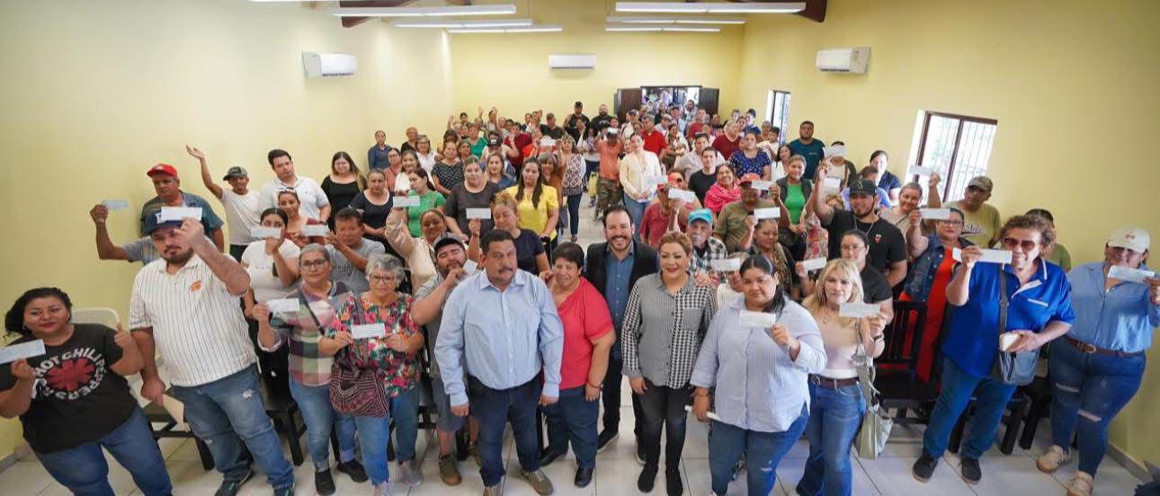 $!Comerciantes de Rosario reciben apoyos económicos del programa ‘Sinaloa late fuerte’