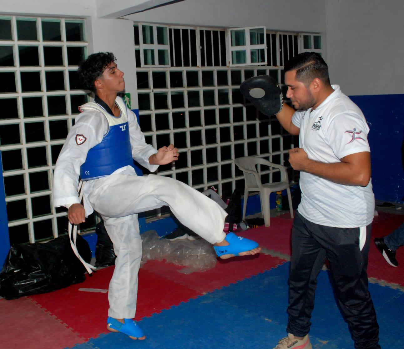 $!Entrega Imdem material a la escuela Ortega’s TKD, ubicada en Lomas del Ébano