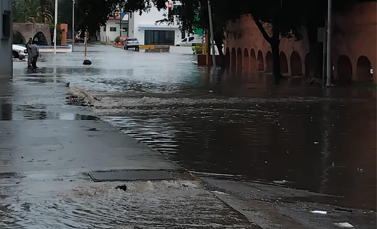 $!Cae lluvia sobre Culiacán este sábado