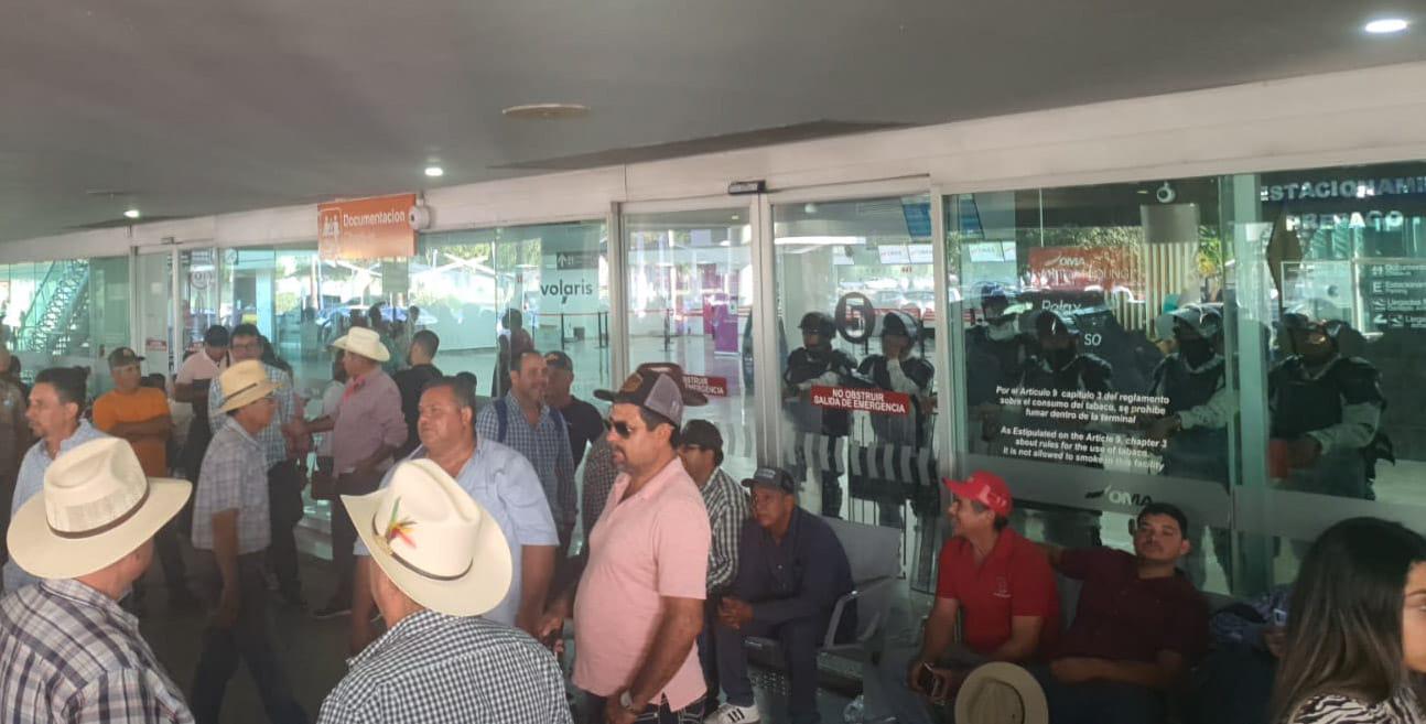 $!La toma del Aeropuerto de Culiacán trae enojo, cansancio y decepción