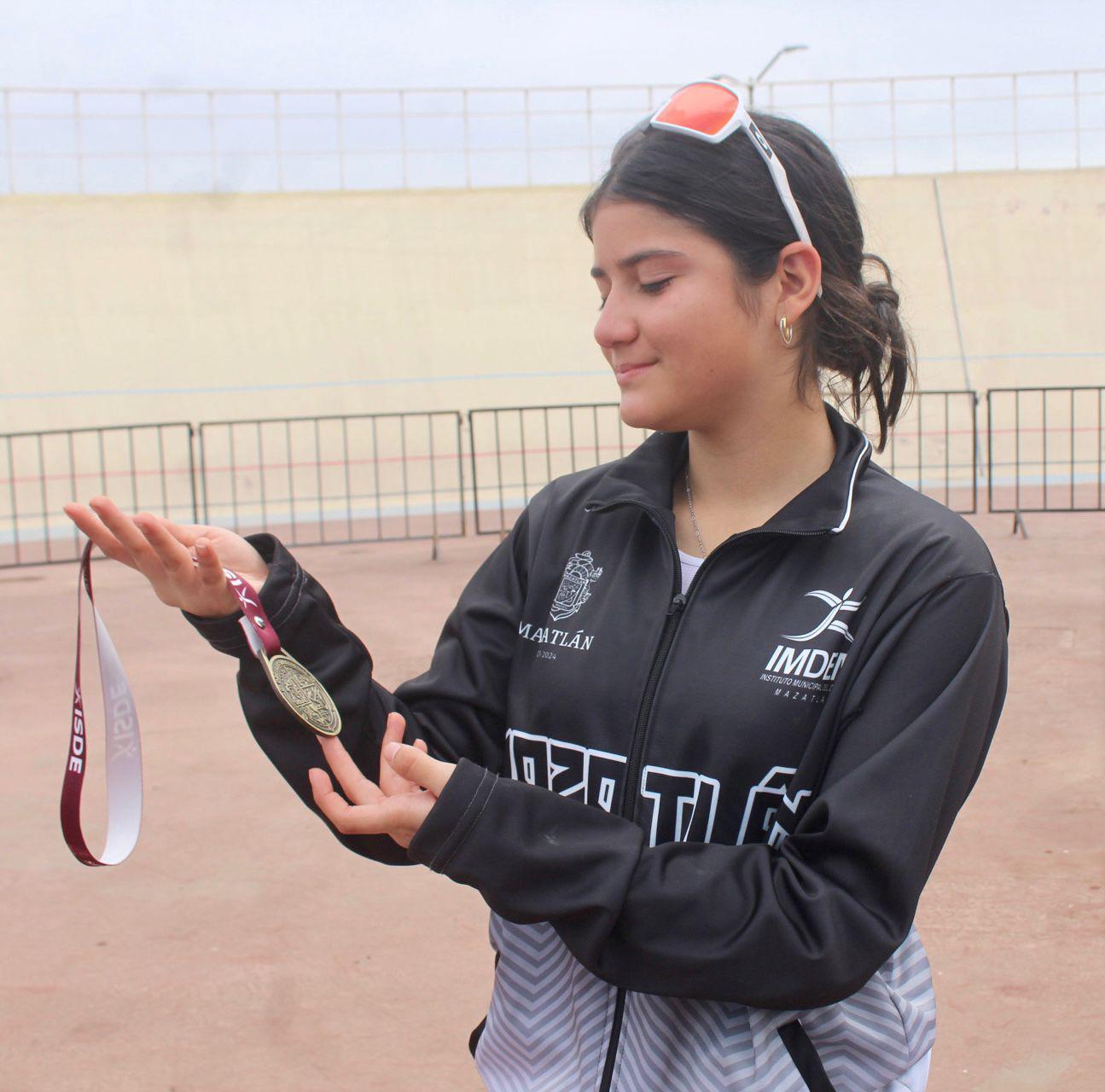 $!Alejandro Velarde y Diana Álvarez obtienen preseas para Mazatlán en ciclismo