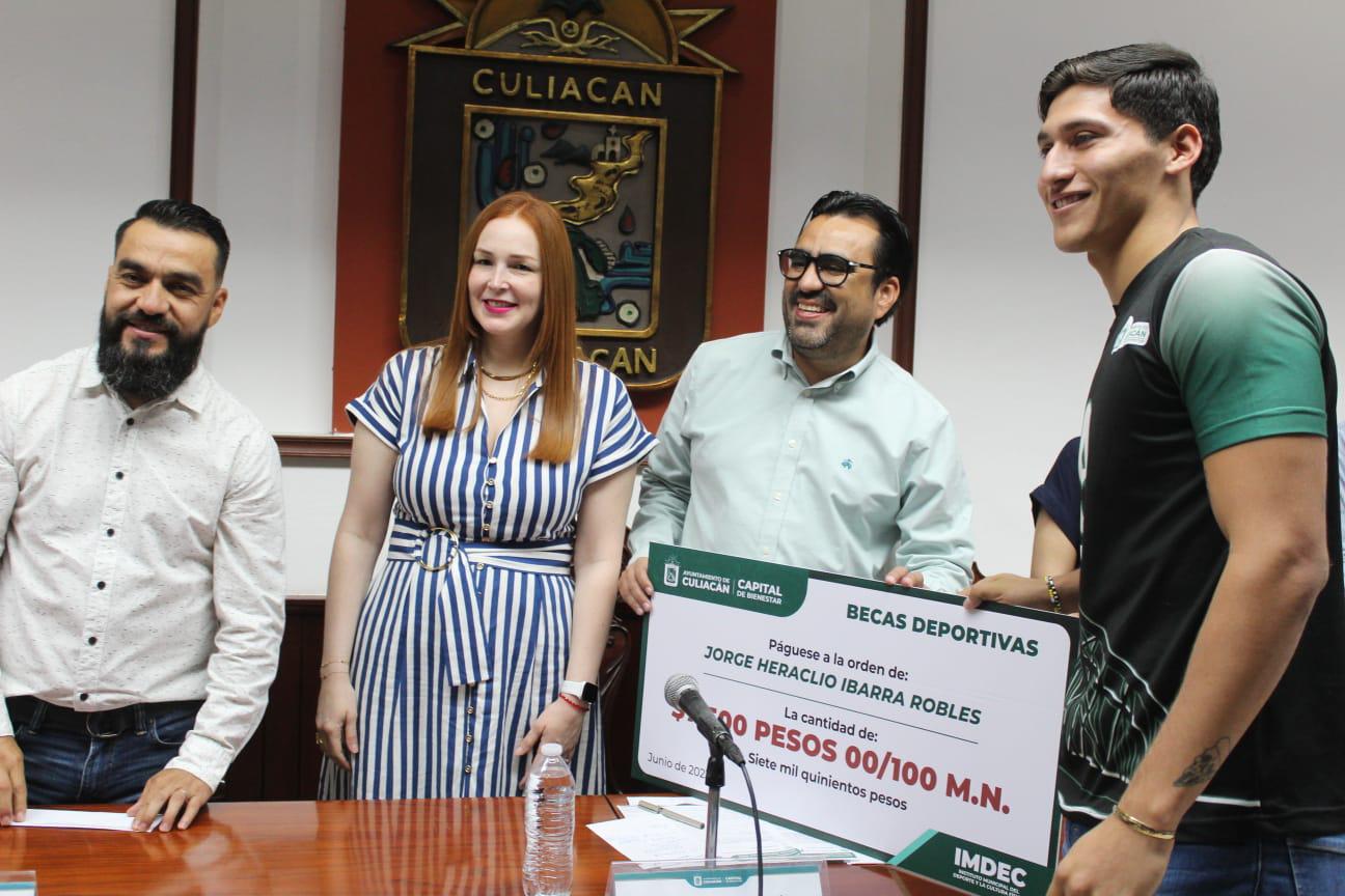 $!Reactivan entrega de becas deportivas en Culiacán