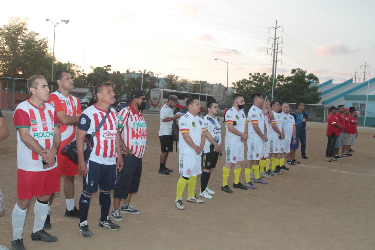 $!Colegio de Abogados inaugura en su honor nueva temporada de futbol