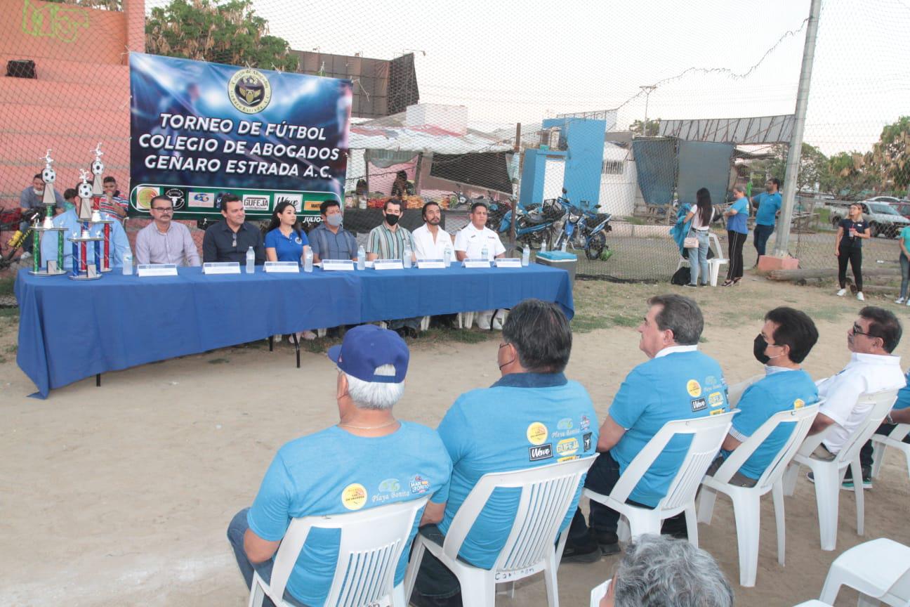 $!Colegio de Abogados inaugura en su honor nueva temporada de futbol