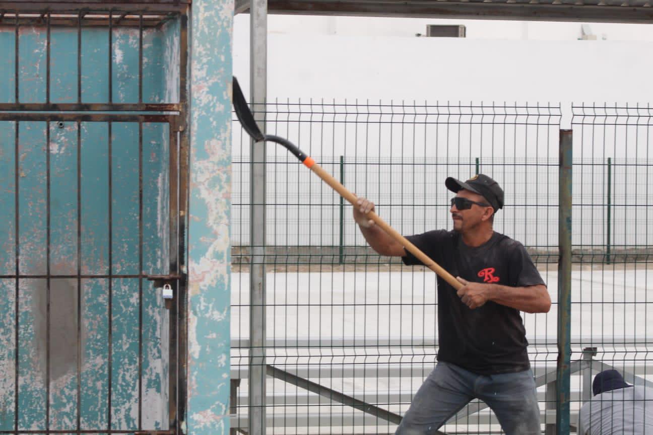 $!Redoblan esfuerzos en la rehabilitación de la Unidad Deportiva Sahop